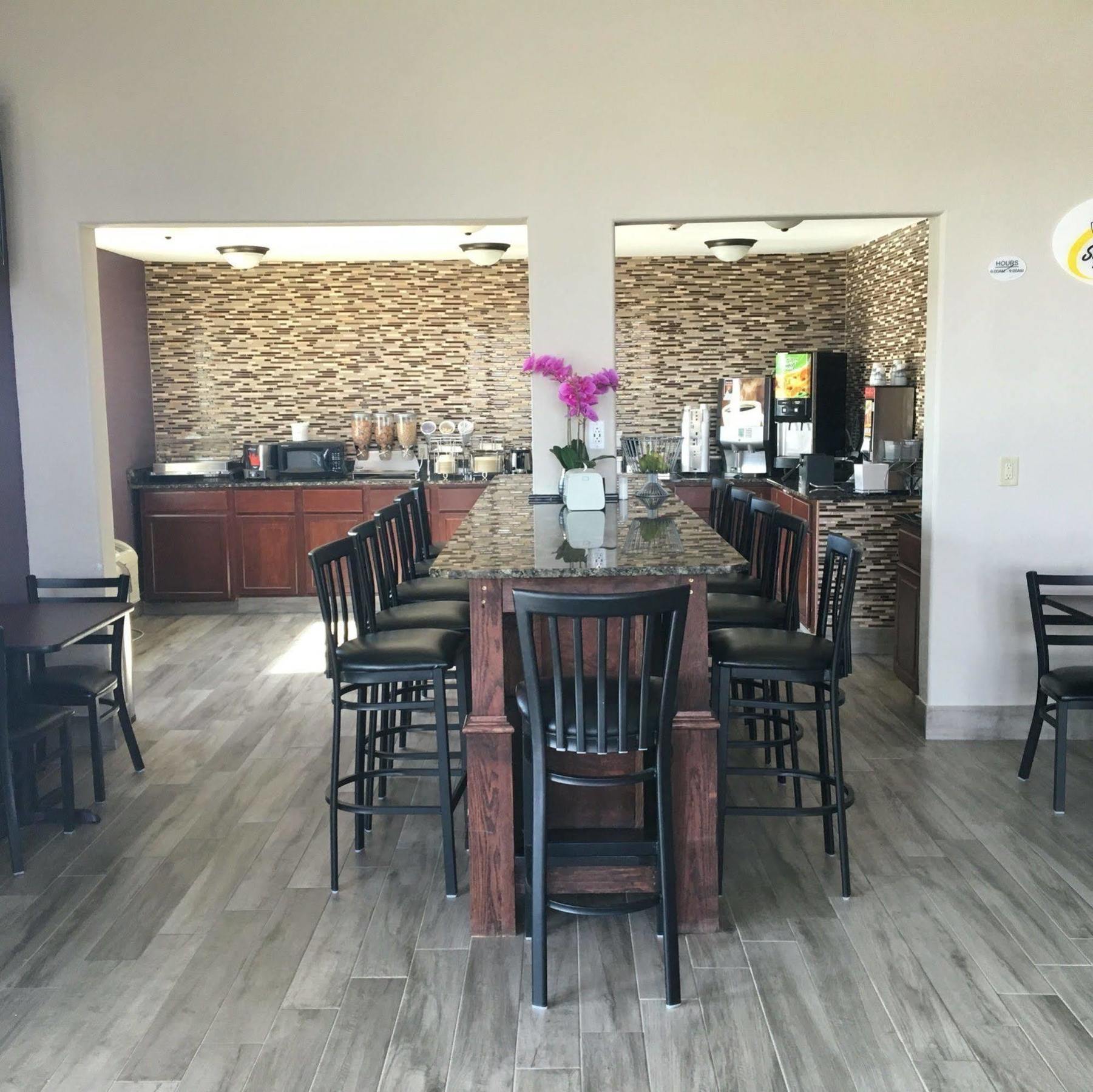 Surestay Plus Hotel By Best Western Kearney Dış mekan fotoğraf